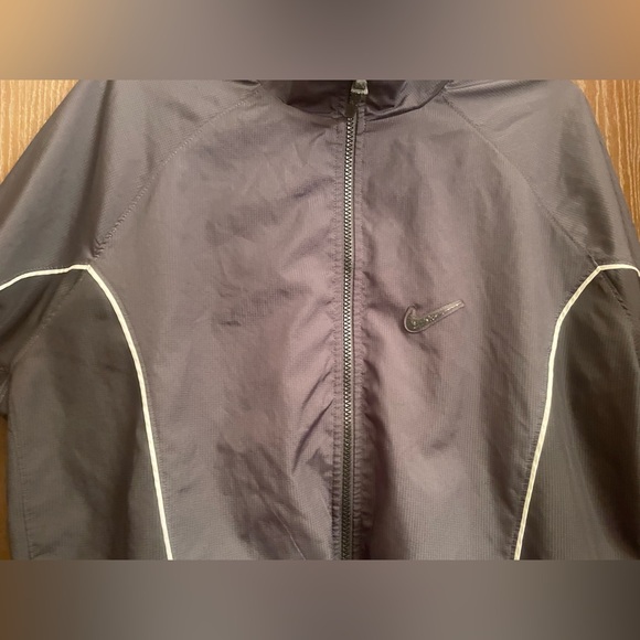 Nike Lightweight Running Jacket Full Zip Windbreaker Grey,Black,White Womens M - Picture 3 of 14